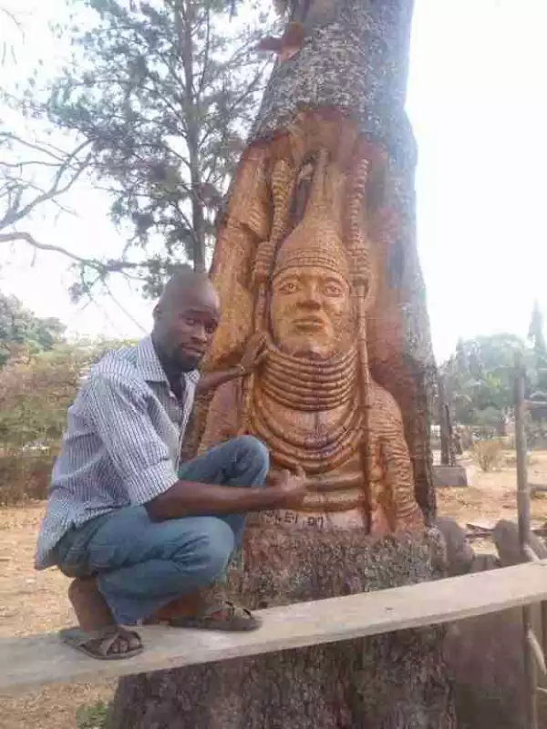 Impressive! See Tree Carving Of Oba Of Benin By Auchi Poly Student (Pictures)